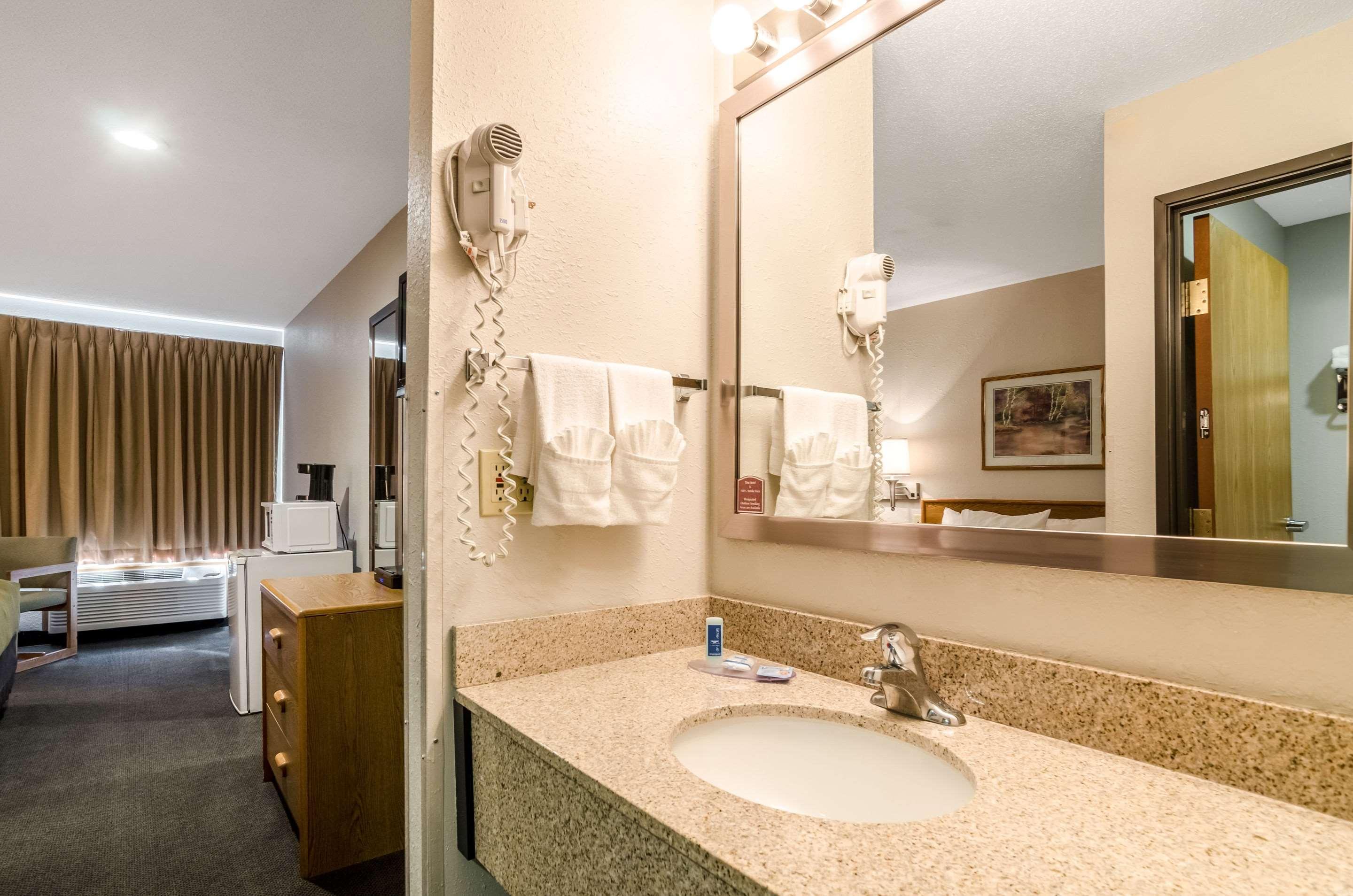Rodeway Inn Ainsworth Dış mekan fotoğraf